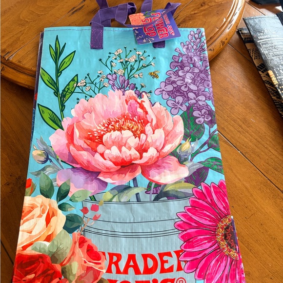 Trader Joe’s Flower Shop mystery Shopping Bag - Picture 2 of 5